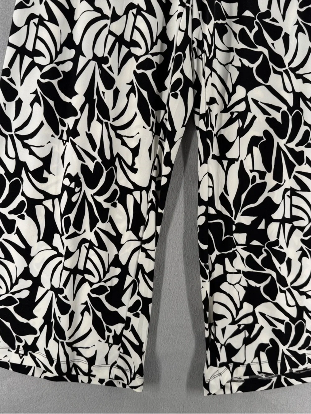 Three Dots Pants Womens L Black White Print Palazzo Resortwear Boho Comfy NWT - Picture 2 of 13